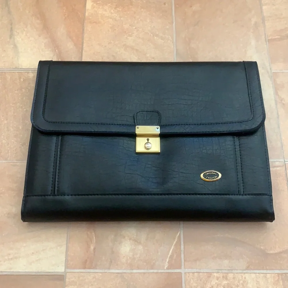NWOT Vintage Black Faux Leather Business Portfolio Holder- Gold Clasp Closure